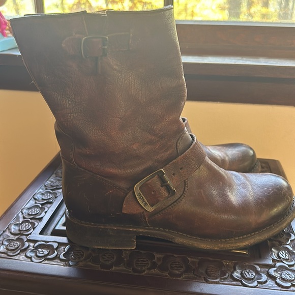 Frye - Jayden Cross Engineer Boots- Pre-Loved - Picture 3 of 14